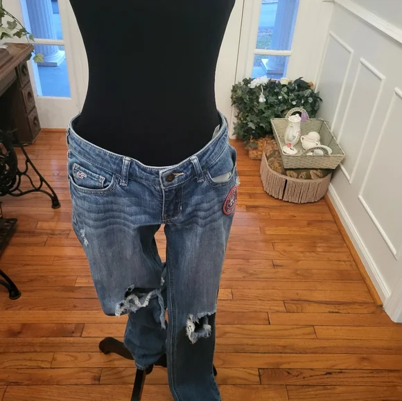 4/$19 Hollister distressed skinny jeans 31 in inseam size 5 - Picture 2 of 7